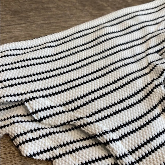 (S) Abercrombie & Fitch Striped Textured Bikini Bottoms Small Black White - Picture 2 of 9